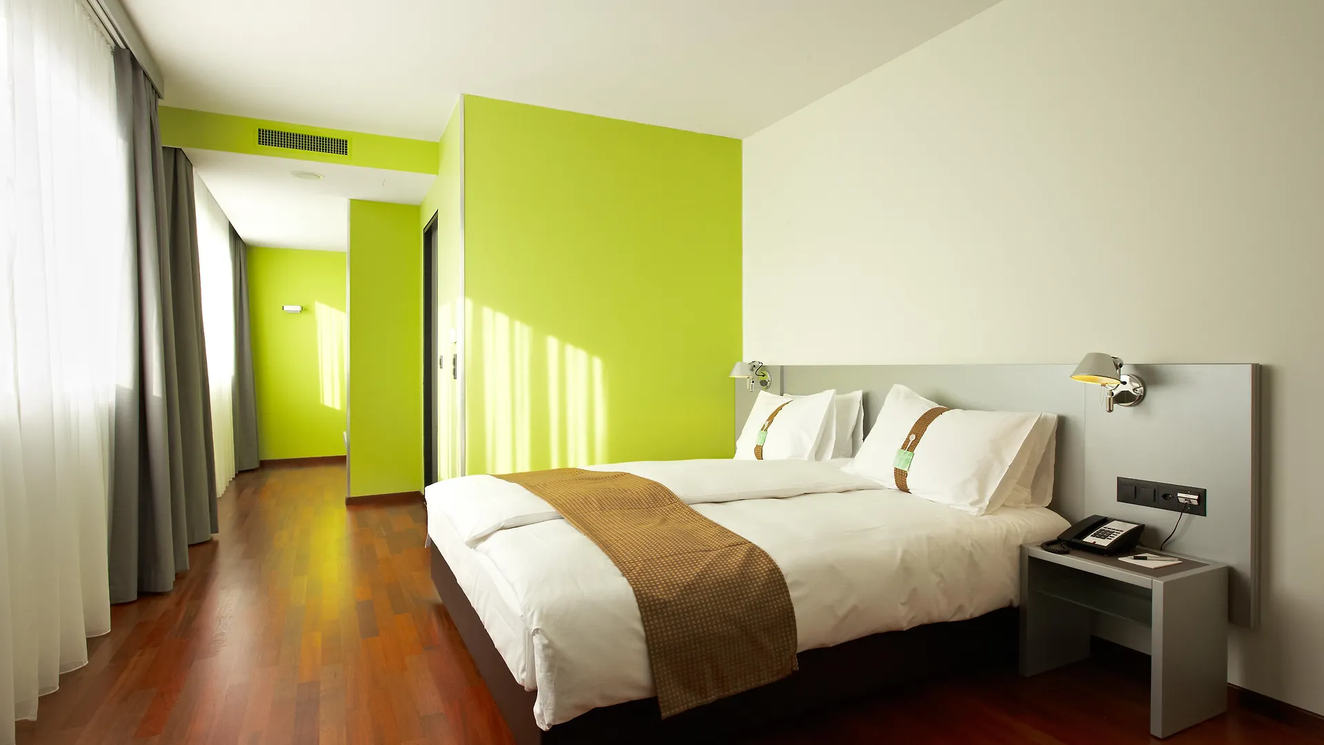 **** Hotel Holiday Inn Zuerich Messe By Ihg Szwajcaria