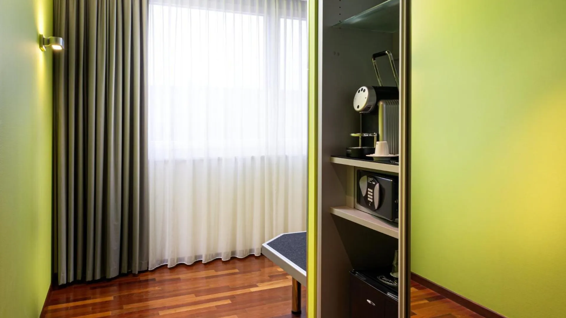 **** Hotel Holiday Inn Zuerich Messe By Ihg Szwajcaria