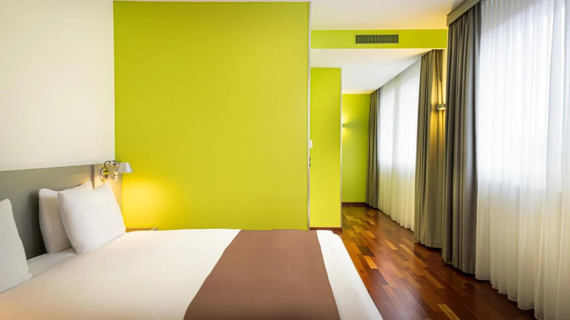 Holiday Inn Zuerich Messe By Ihg Hotel
