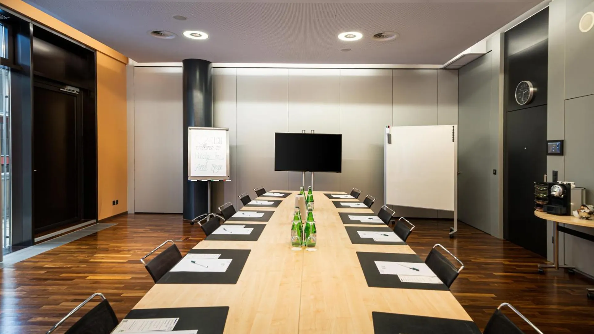 Holiday Inn Zuerich Messe By Ihg Hotel