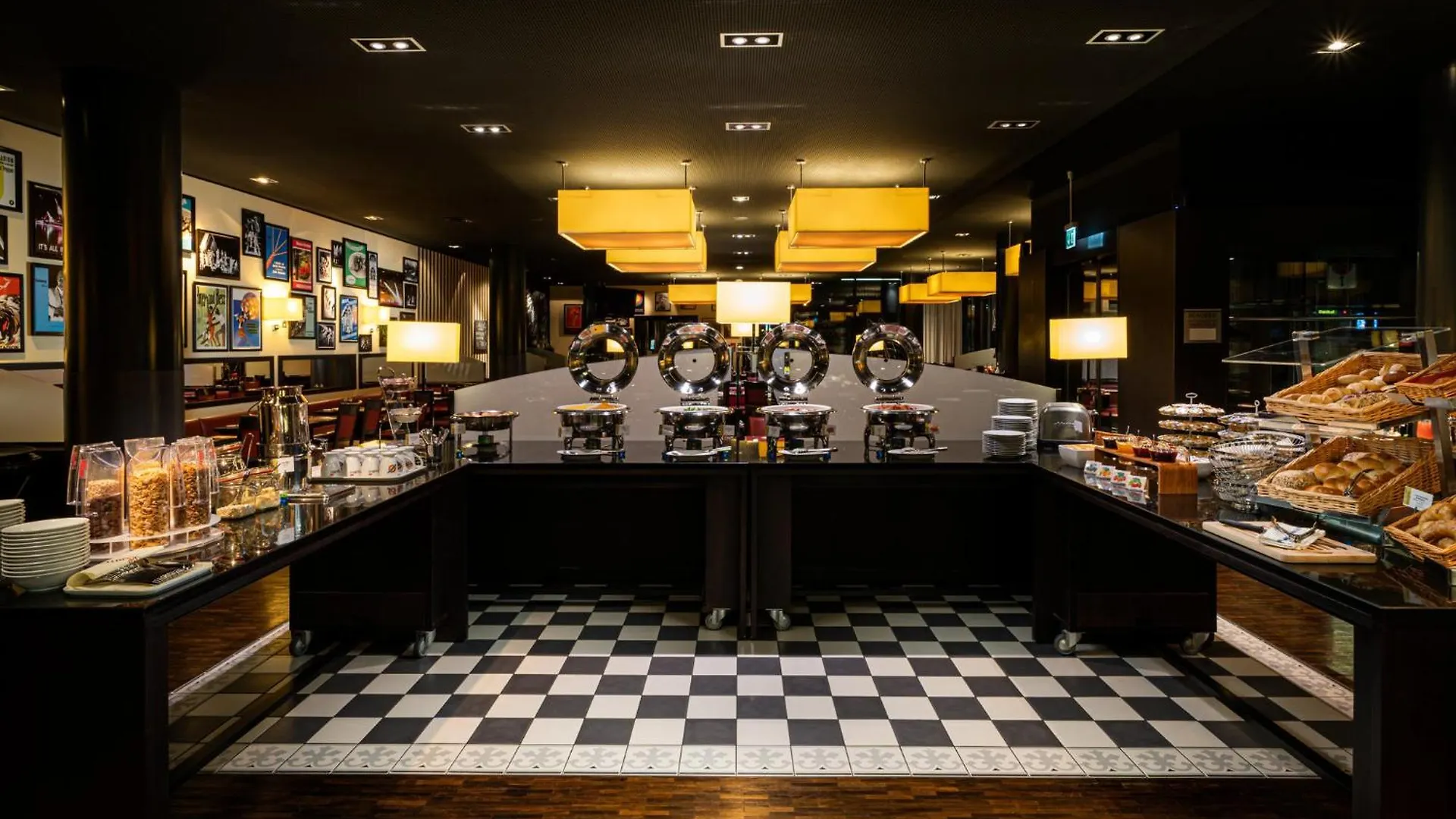 Hotel Holiday Inn Zuerich Messe By Ihg