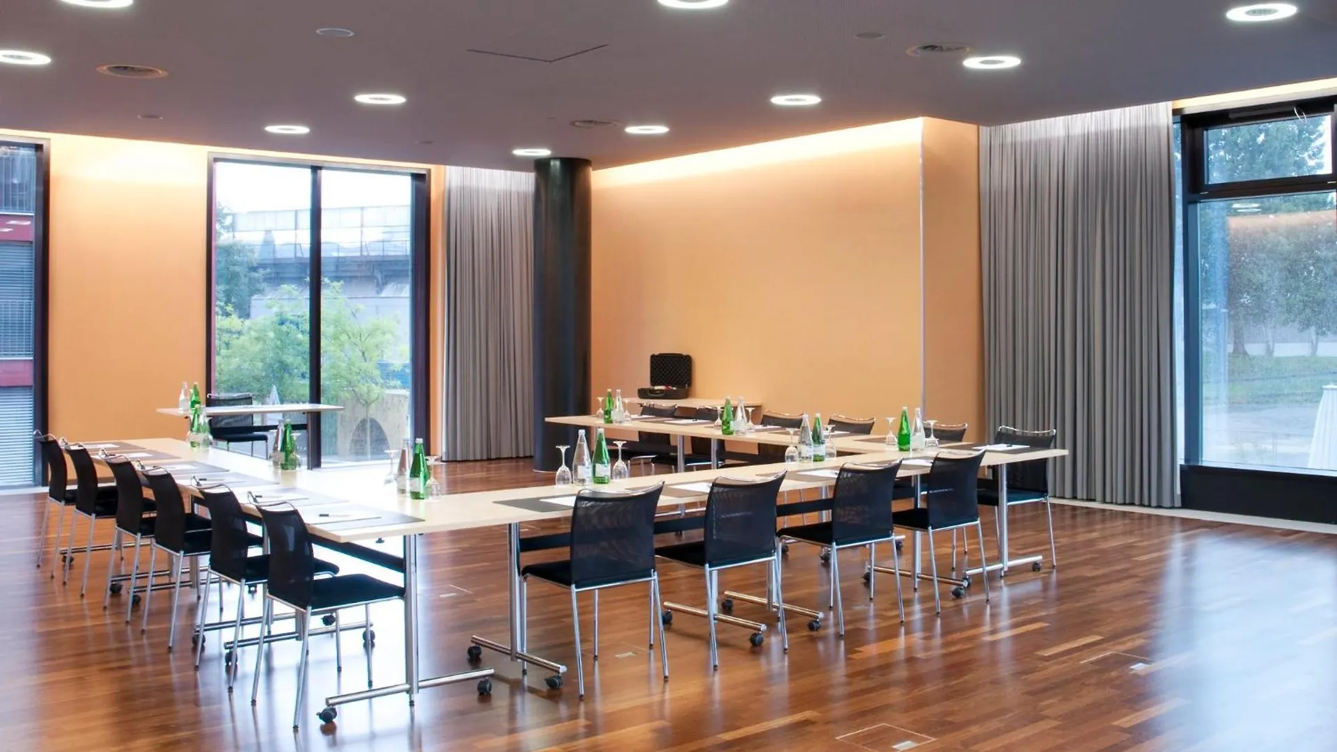 Holiday Inn Zuerich Messe By Ihg
